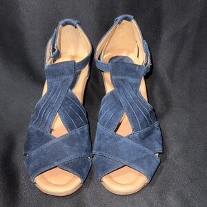 Earth Curvet Wide Leather Wedge Sandals Womens